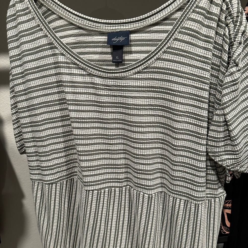 Day trip top from Buckle